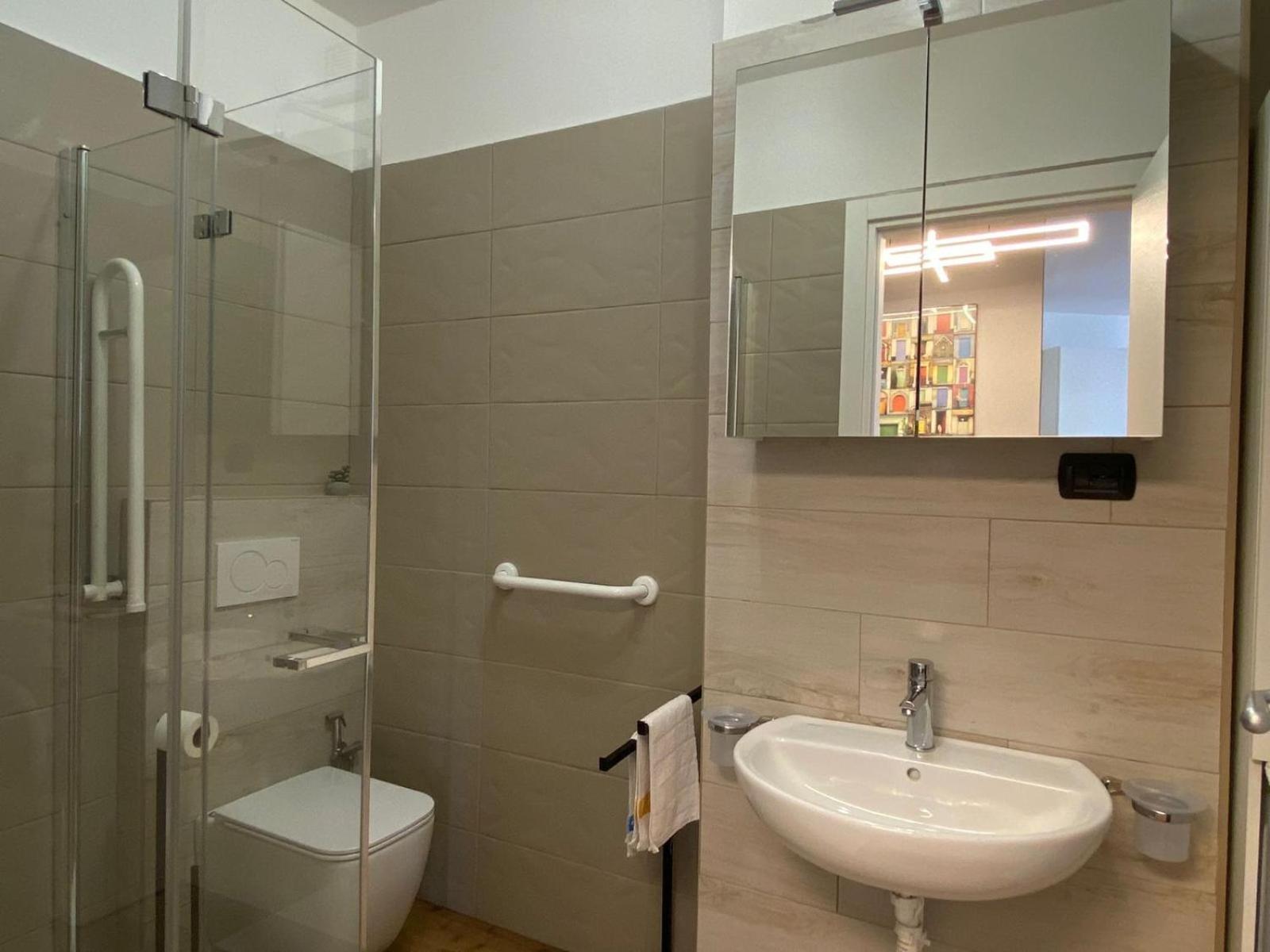 Lakeside Apartment Граведона Екстериор снимка