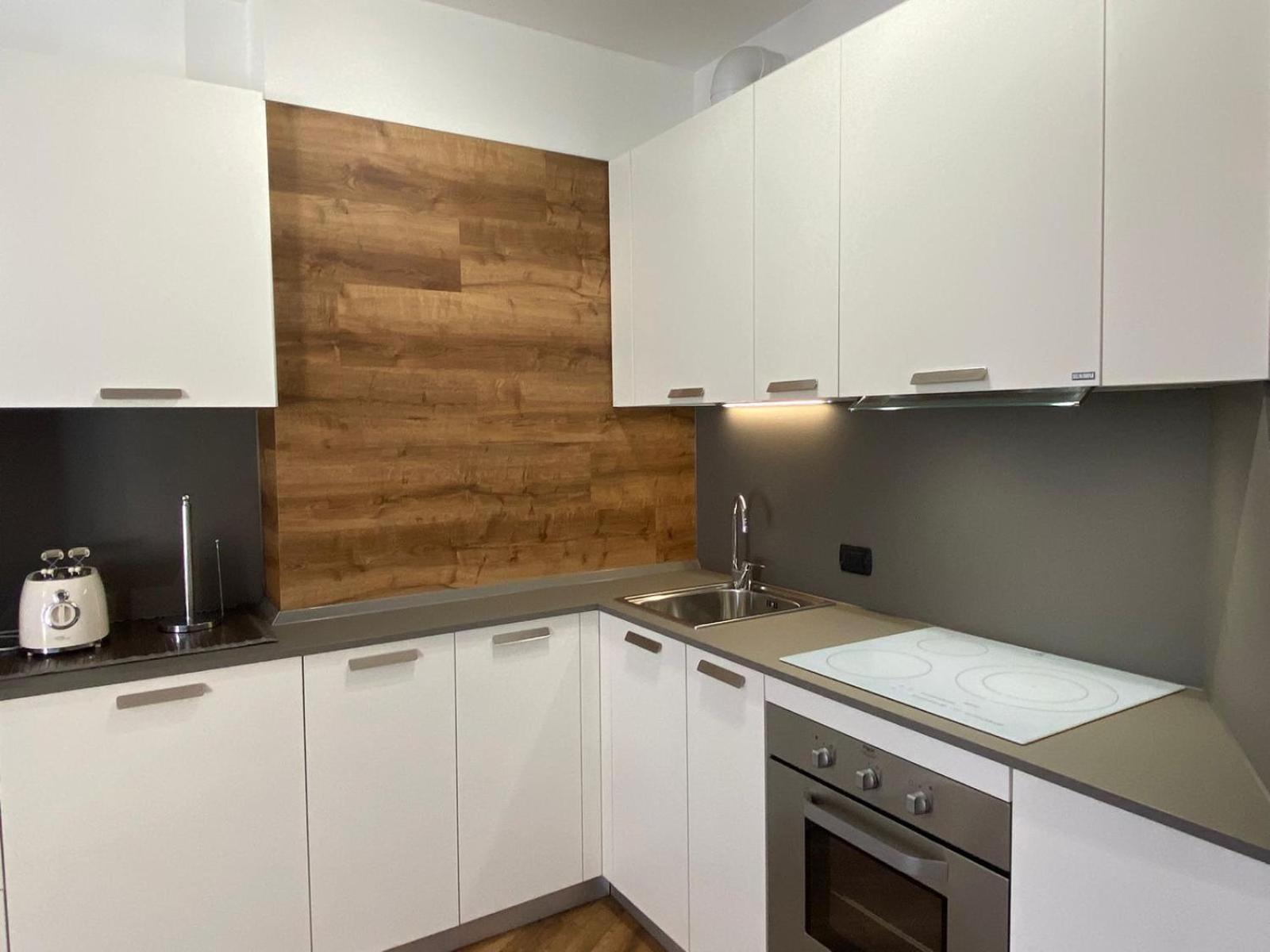 Lakeside Apartment Граведона Екстериор снимка