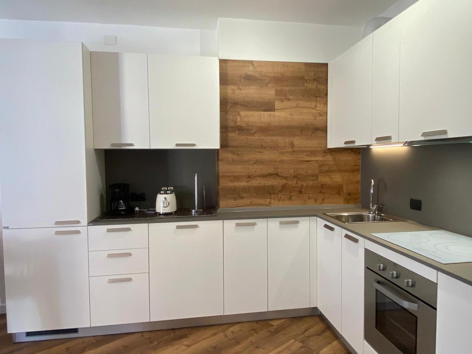 Lakeside Apartment Граведона Екстериор снимка